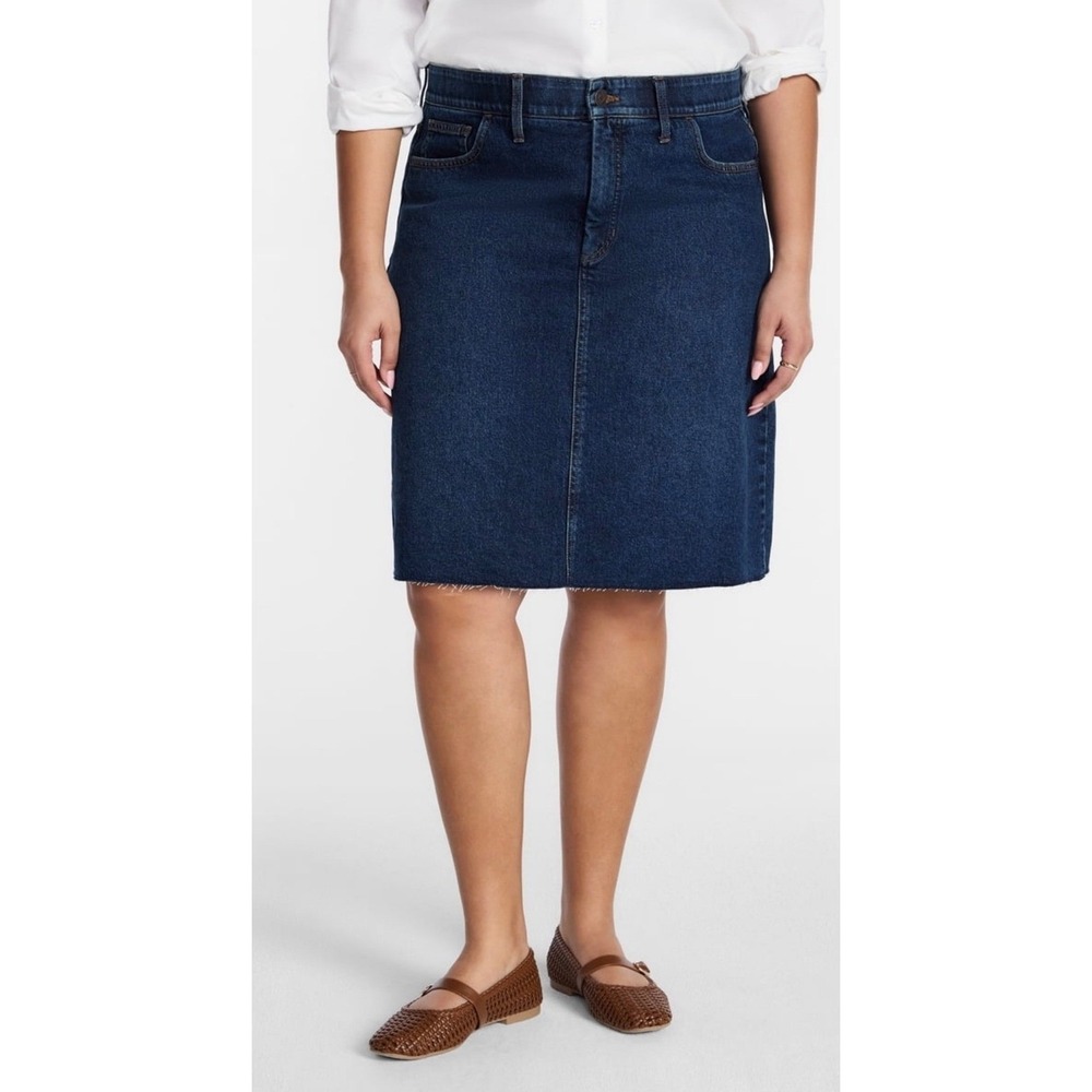 Terra & Sky Womens Plus Size 24W Denim Skirt Dark Wash Knee Length Stretch Jean